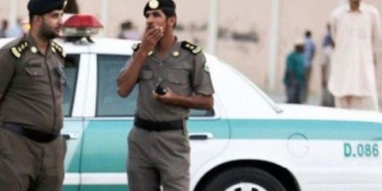 أحدهما تخفى داخل "كرتون"..القبض على يمنيين خالفا منع التجول بالسعودية