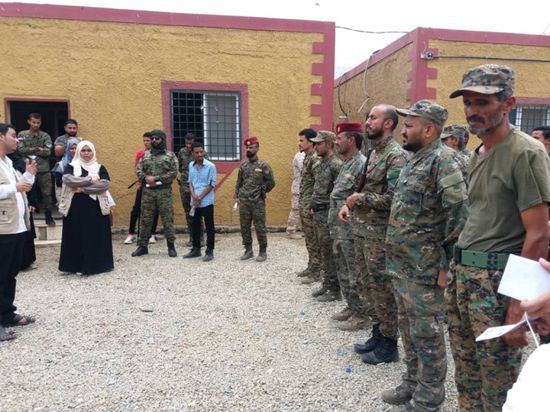 أمن عدن يوعي أفراده بالوقاية من كورونا (صور)