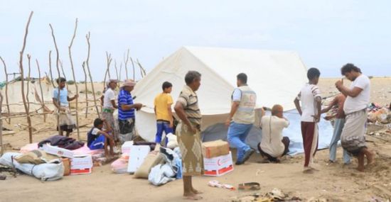 بعد تضررهم بحريق.. هلال الإمارات يبني خياماً لنازحي الخوخة