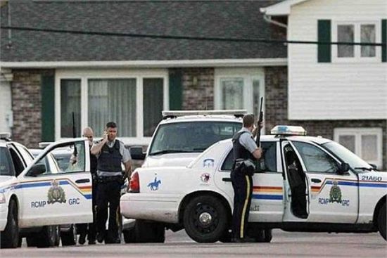 مقتل ضابط وإصابة آخر في إطلاق نار بكندا