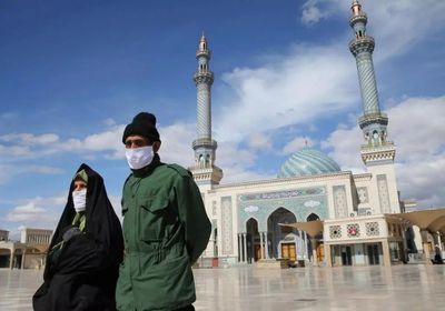 إعلامي: إيران ستجني ثمار كورونا في المستشفيات وغرف الإنعاش