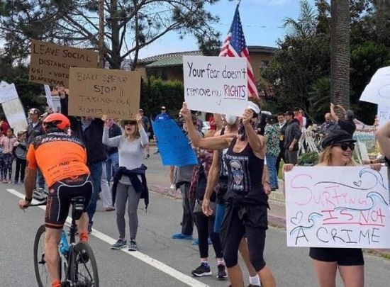 دول تتجه إلى تخفيف القيود بسبب كورونا بعد تراجع انتشار الوباء