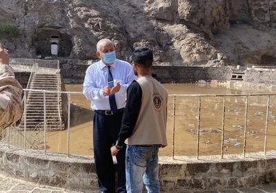 الوالي يتفقد صهاريج عدن التاريخية بكريتر (صور)