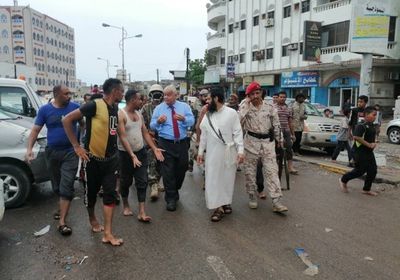 دعم لأسر الضحايا.. انتقالي عدن يُخفف آلام منكوبي السيول