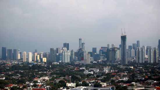 حاكم جاكرتا يمدد إجراءات العزل ويؤكد: سنصلي في المنازل في رمضان