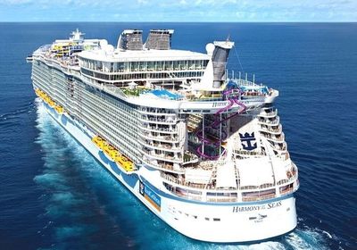  دبي تستقبل ركاب 13 باخرة سياحية عالقين في البحر بسبب كورونا