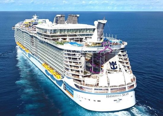  دبي تستقبل ركاب 13 باخرة سياحية عالقين في البحر بسبب كورونا