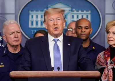  ترامب يُشيد بالجيش الأبيض في الحرب ضد كورونا