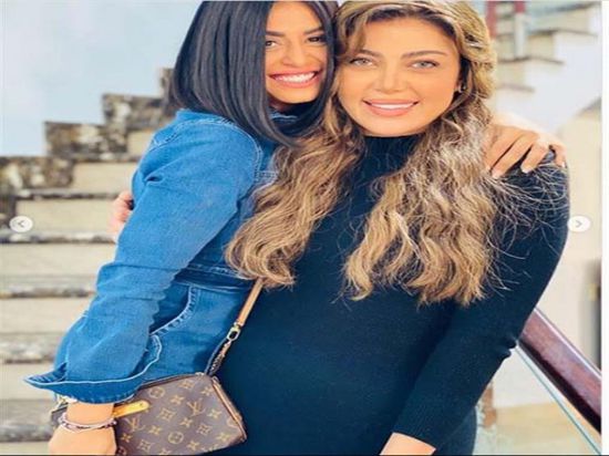 بعد الأزمة الأخيرة.. منة فضالي تشيد بريهام حجاج