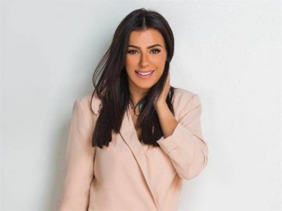 إنجى المقدم طبيبة نفسية لدينا الشربيني في "لعبة النسيان"