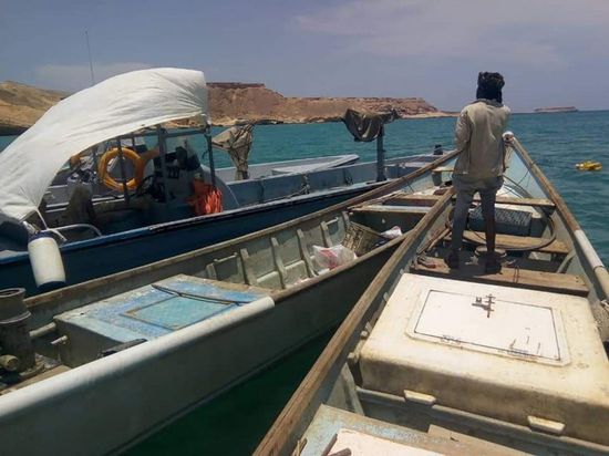 ضبط صيادين مخالفين لقواعد الصيد بساحل القرن (صور) 
