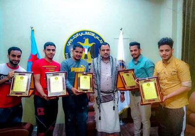 أنقذوا مسنا.."الانتقالي" يكرم خمسة شجعان من شباب كريتر