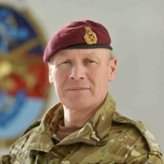 جنرال بريطاني يطالب بالتكاتف لإحلال السلام في اليمن