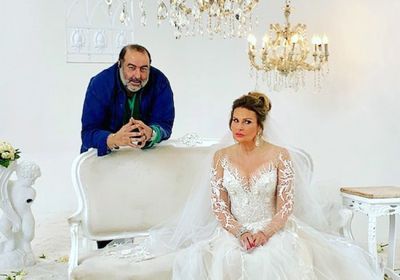 سامح عبد العزيز مع يسرا في كواليس "خيانة عهد" :مُلهمتي"