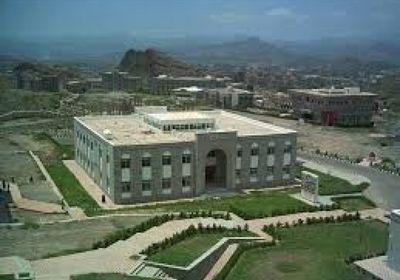 جامعة تعز تطالب بمحاكمة متورطين في استهداف رئيسها