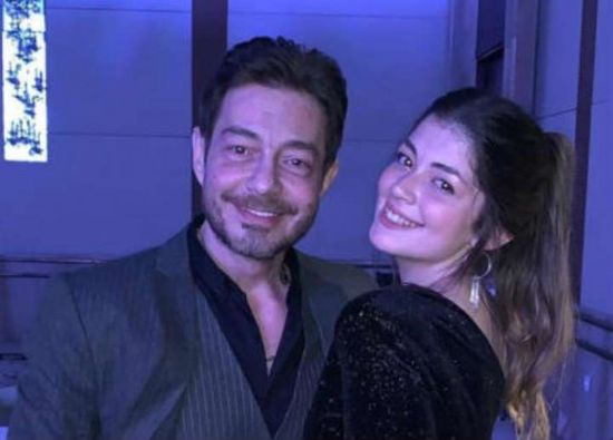 أحمد زاهر يهنئ نجلته ليلى بعد ظهورها بأولى حلقات "الفتوة"