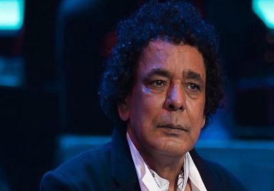 محمد منير يشيد بدور الجيش الأبيض في ظل أزمة تفشي فيروس كورونا