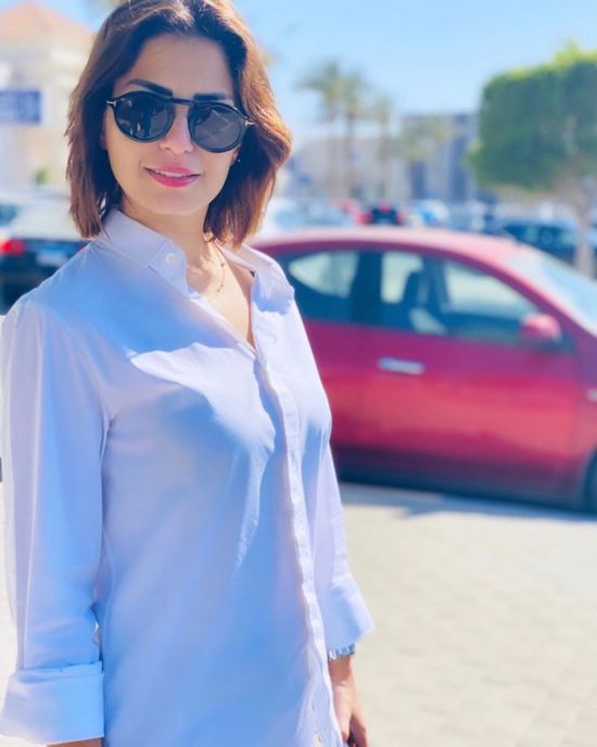 منة فضالي تشارك جمهورها صور أحدث إطلالتها