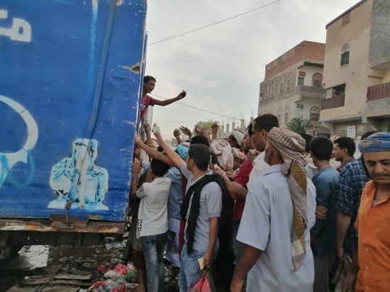 ضبط تجار ثلج لمخالفة آليات التسعير بالحبيلين