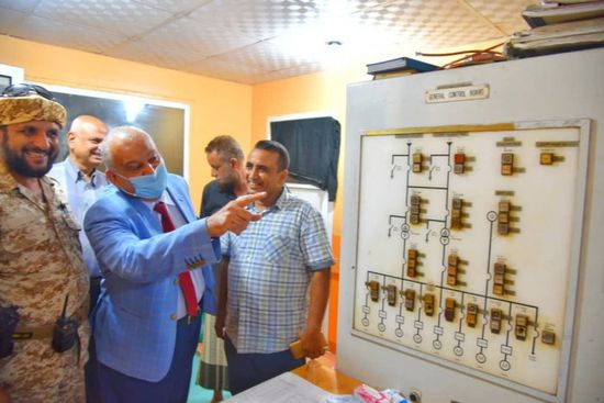 الوالي يوجه بإنهاء أزمات محطة البرزخ لتوفير المياه بالعاصمة (صور)