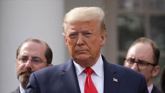 ترامب يوضح حقيقة إقالة وزير الصحة بسبب كورونا