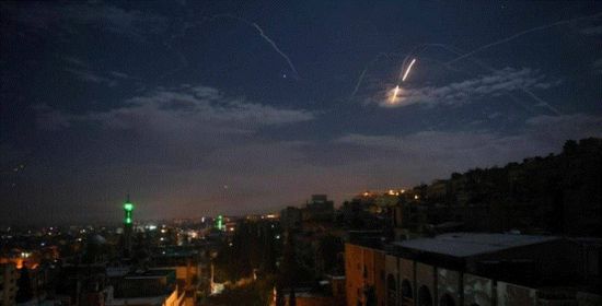 صحفي عراقي يُعلق على استهداف إسرائيل لمواقع إيرانية بسوريا