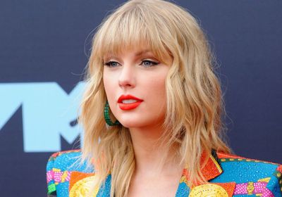 تايلور سويفت تهاجم شركة تسجيلاتها السابقة (تفاصيل)
