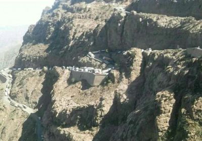 مسلحون يقطعون طريق هيجة العبد بتعز لليوم الثاني  