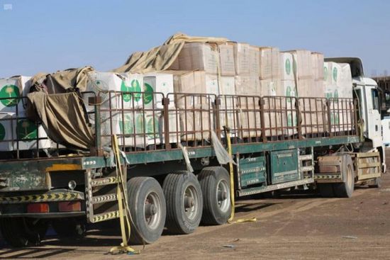 وصول مساعدات إيواء لـ3600 نازح في مأرب