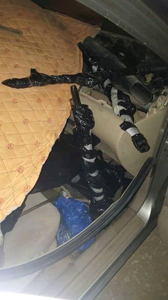 أمن رأس الحويرة يضبط شحنة أسلحة مهربة إلى المكلا (صور)