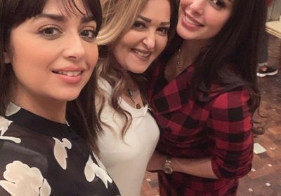 هبة مجدي بصحبة ياسمين صبري في كواليس "فرصة تانية"