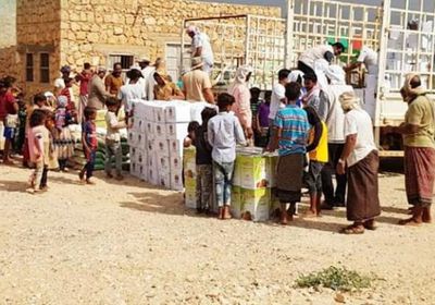 ثاني القوافل الرمضانية الإماراتية تصل إلى غرب سقطرى (صور)