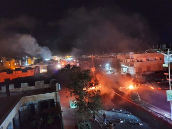 احتجاجات على انقطاع الكهرباء في الشحر (صور)