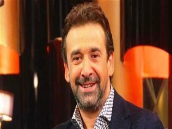 كريم عبدالعزيز يشيد بأغنية "قادرين"