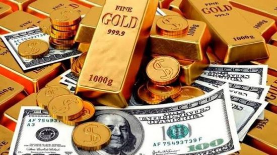  بريق الذهب يطغى على مكاسب الدولار بفعل نطرة متشائمة إلى المستقبل