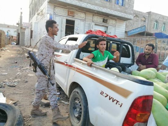 حملة أمنية تلاحق الباعة المخالفين بردفان