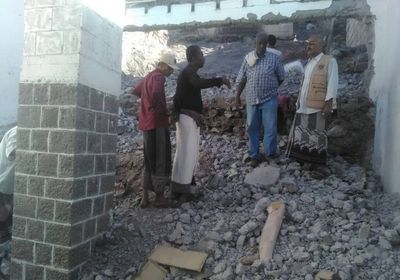 مساعدات من "إغاثية انتقالي التواهي" لأسرة منكوبة (صور)