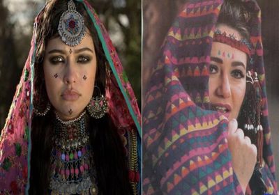 ليلى علوي تعلق على صورة شبيهتها الأفغانية