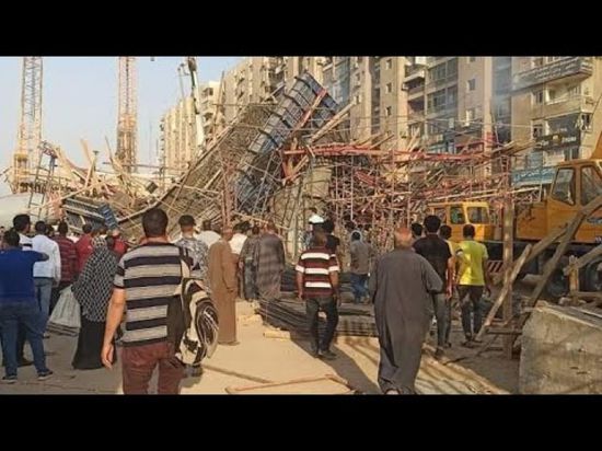 مصر.. انهيار جزء كبير في أحد الجسور وسقوط ضحايا ومصابين