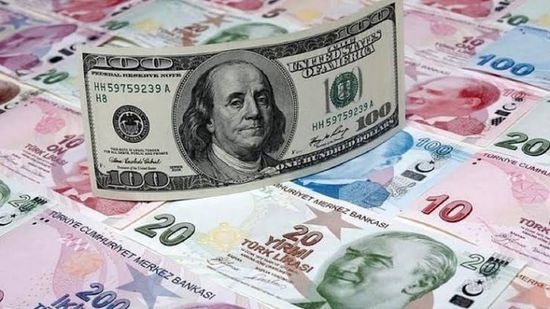  الليرة التركية تسجل انهيارا جديدا أمام الدولار