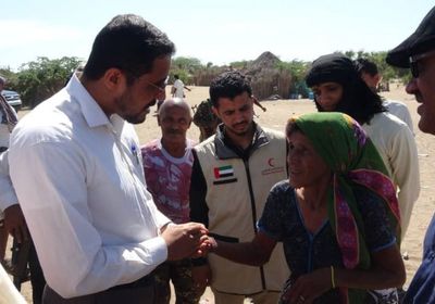 "الهلال الإماراتي": مواد إيوائية وغذائية للأسر الفقيرة بالدريهمي (صور) 