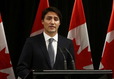 رئيس الوزراء الكندي يحظر الأسلحة الهجومية