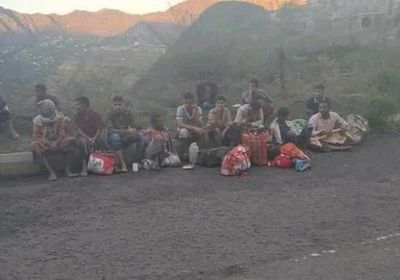 انقلاب حافلة تقل 20 راكباً في طريقها إلى إب  