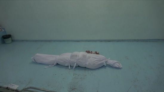 شاهد.. استشهاد مواطن برصاص حوثي في حيس