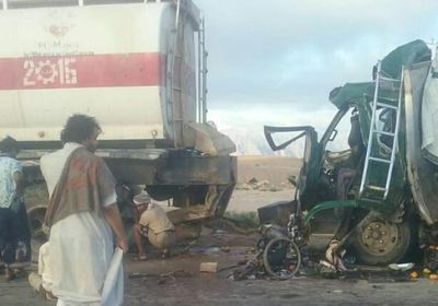 تصادم 3 سيارات في حادث مروري بحضرموت