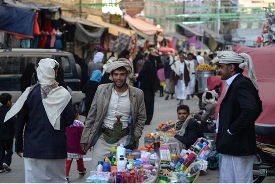 إغلاق عدد من الأسواق وحظر تجول جزئي في صنعاء