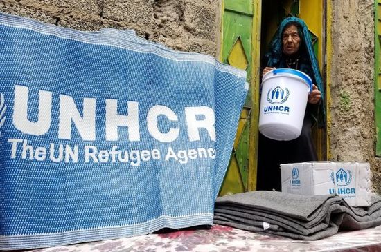 مفوضية اللاجئين تساعد النازحين من الحديدة