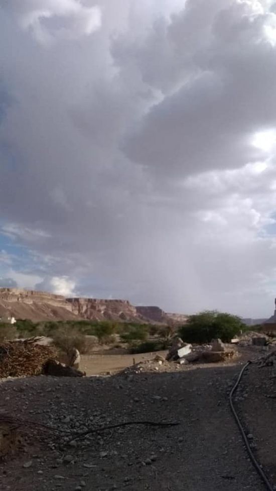 عواصف خلال ساعات.. هطول أمطار بحضرموت