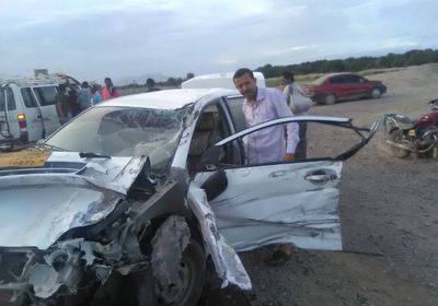 إصابة شخصين في حادث مروري بلحج