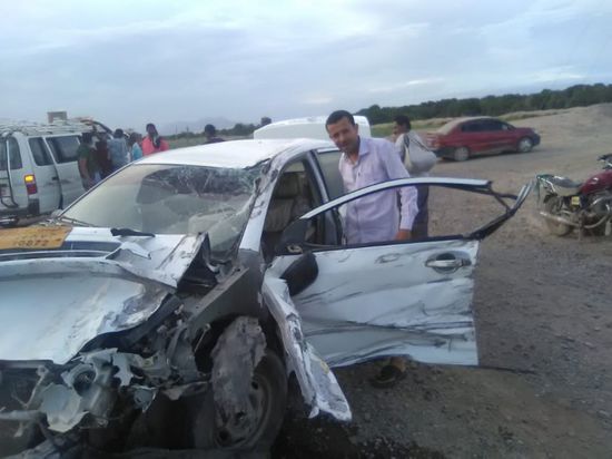 إصابة شخصين في حادث مروري بلحج